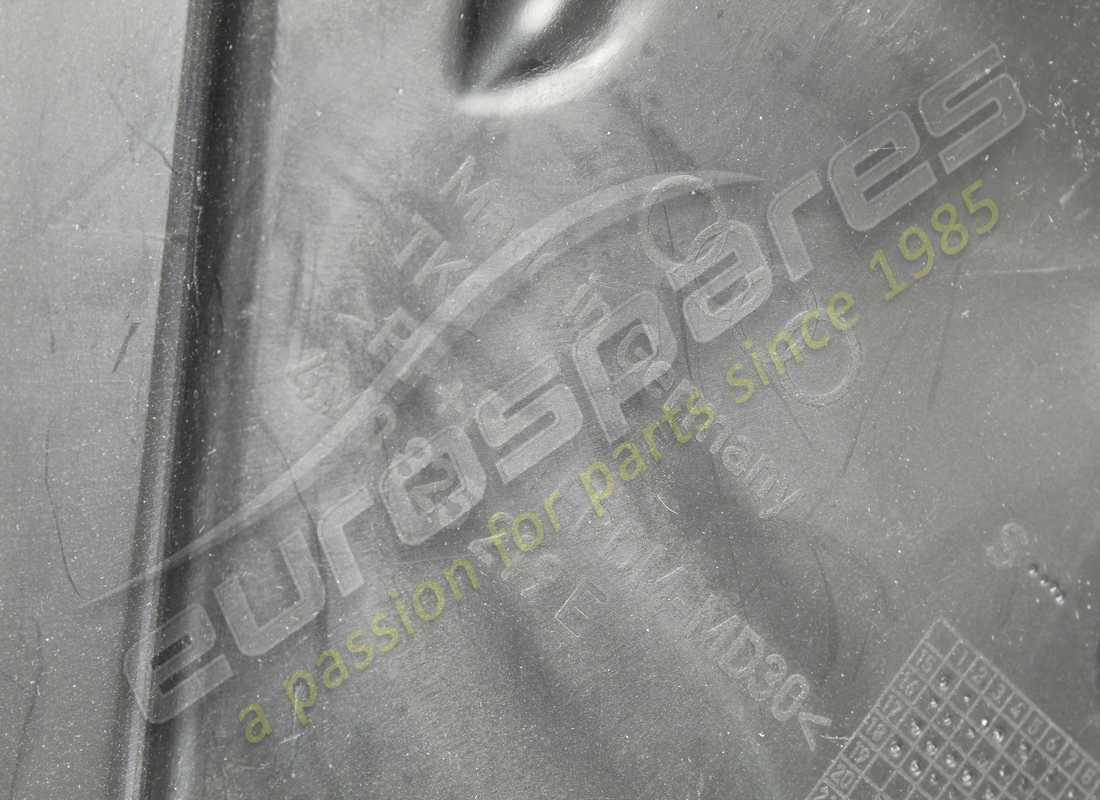 NUOVO SOTTOSCOCCA LAMBORGHINI. NUMERO PARTE 4M0825219E (3) nuovo sottoscocca lamborghini. numero parte 4m0825219e (3)