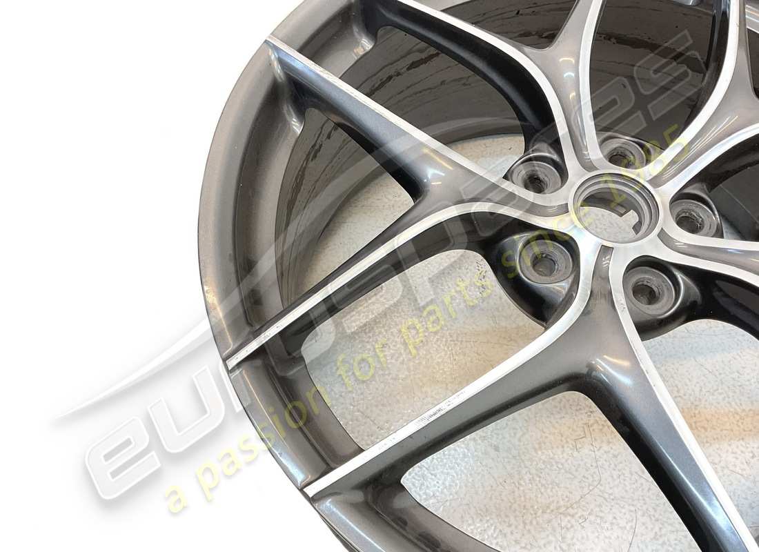 ruota anteriore ferrari usata. numero parte 294827 (4)