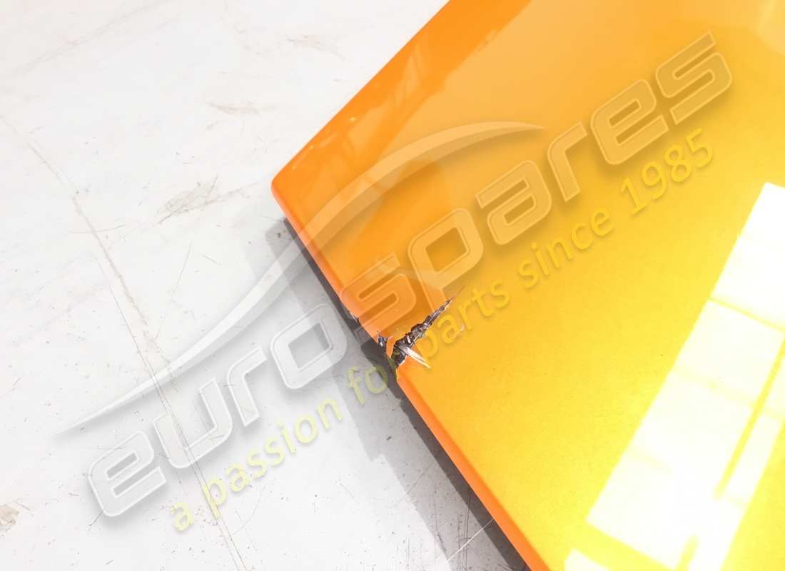 coperchio del baule lamborghini danneggiato. numero parte 476827025 (3)