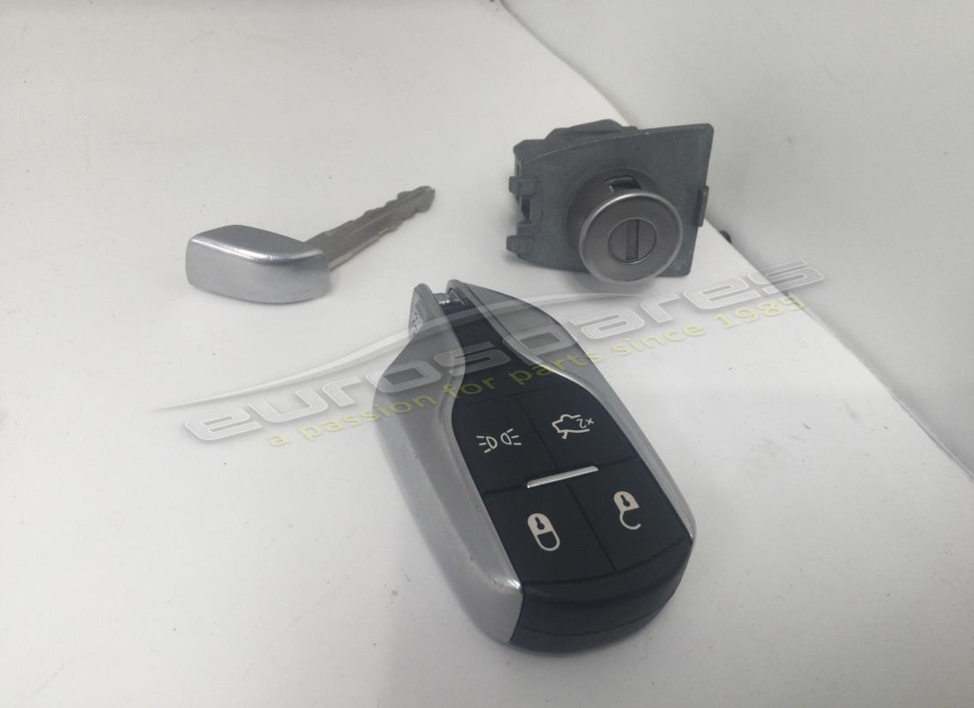 TELECOMANDO USATO Maserati (UE E ROW). NUMERO PARTE 670061894 (1)