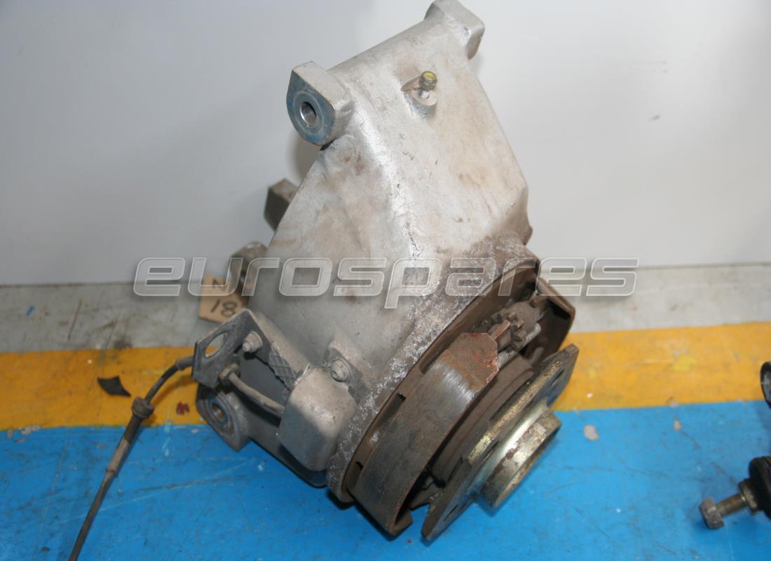 USATO Ferrari SUPPORTO POSTERIORE SX COMPLETO NUMERO PARTE 183324 (1)