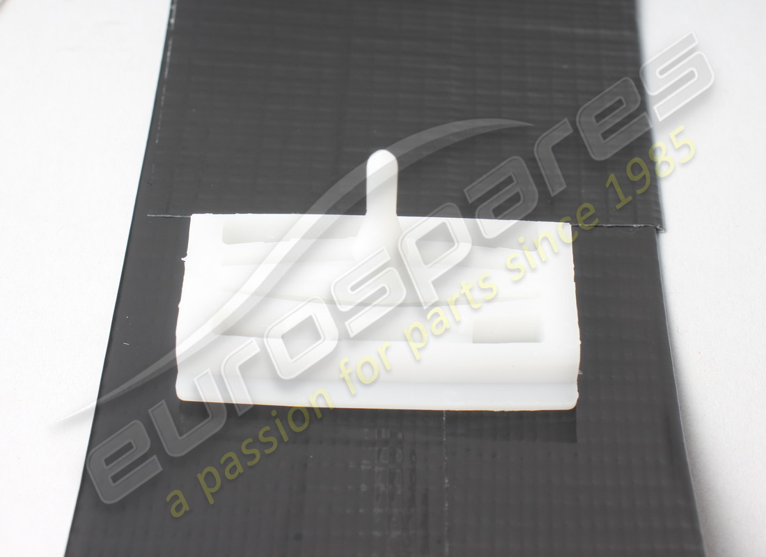 nuovo clip porsche - $ 5,8. numero parte 99959199140 (1)