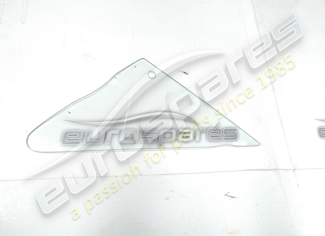 NUOVO (ALTRO) Ferrari VETRO QTR LIGHT ANTERIORE DX CON CORNICE GTS . NUMERO PARTE 20284006 (1)