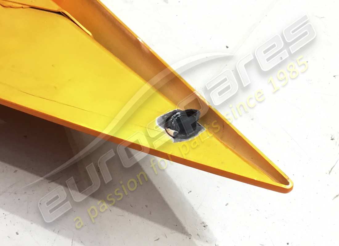 usato lamborghini flap sv dx numero parte 470119263j (2)