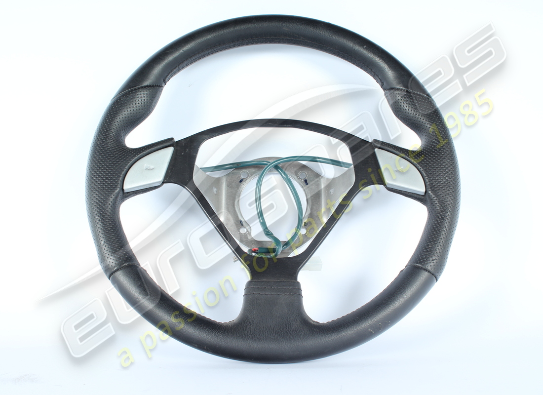 VOLANTE COMPLETO Ferrari USATO. NUMERO PARTE 672875.. (1)