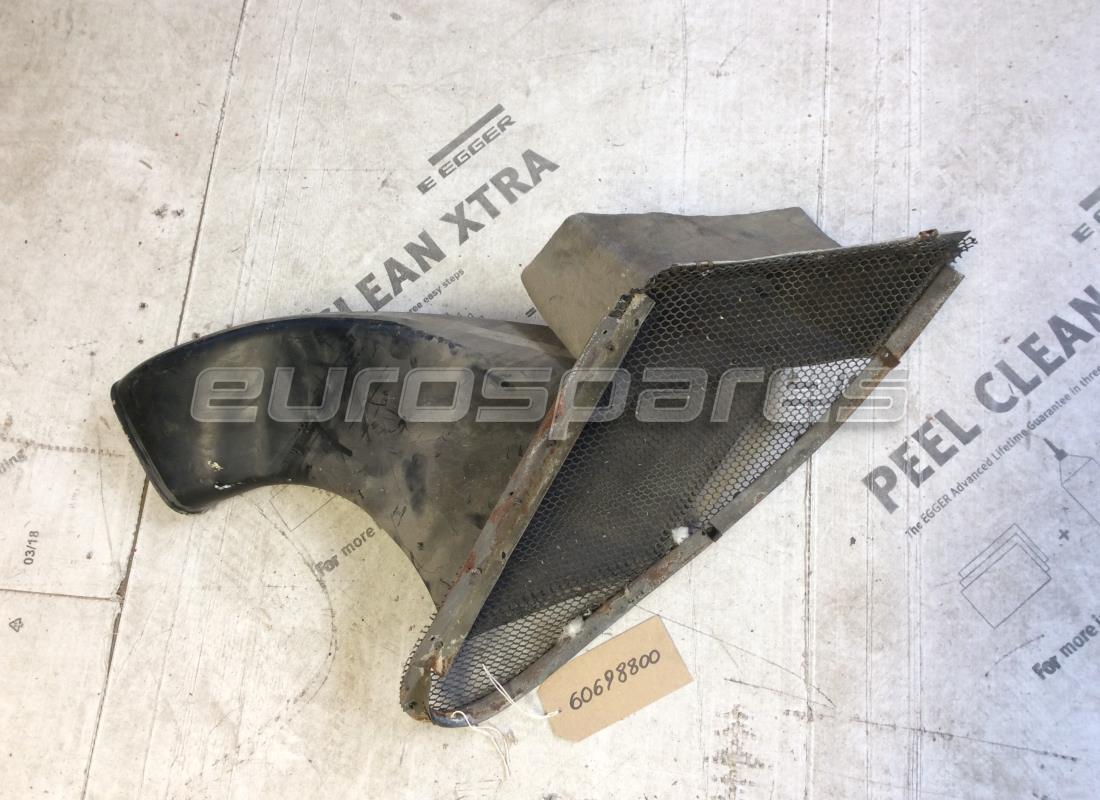 USATA Ferrari PRESA ARIA DESTRA . NUMERO PARTE 60698800 (1)