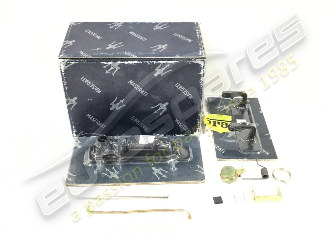 nuova maniglia maserati. numero parte 374580022 (1)