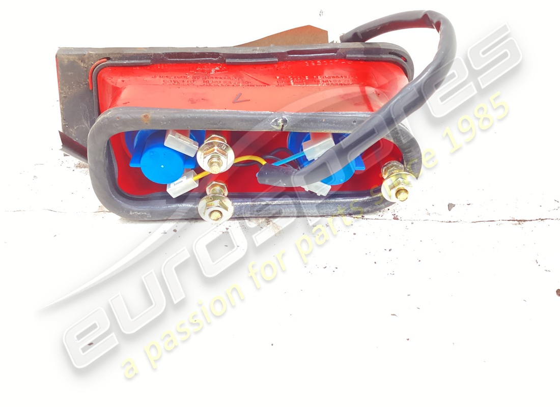 used maserati movable lh tail light 3983099. part number 383100147 (2)