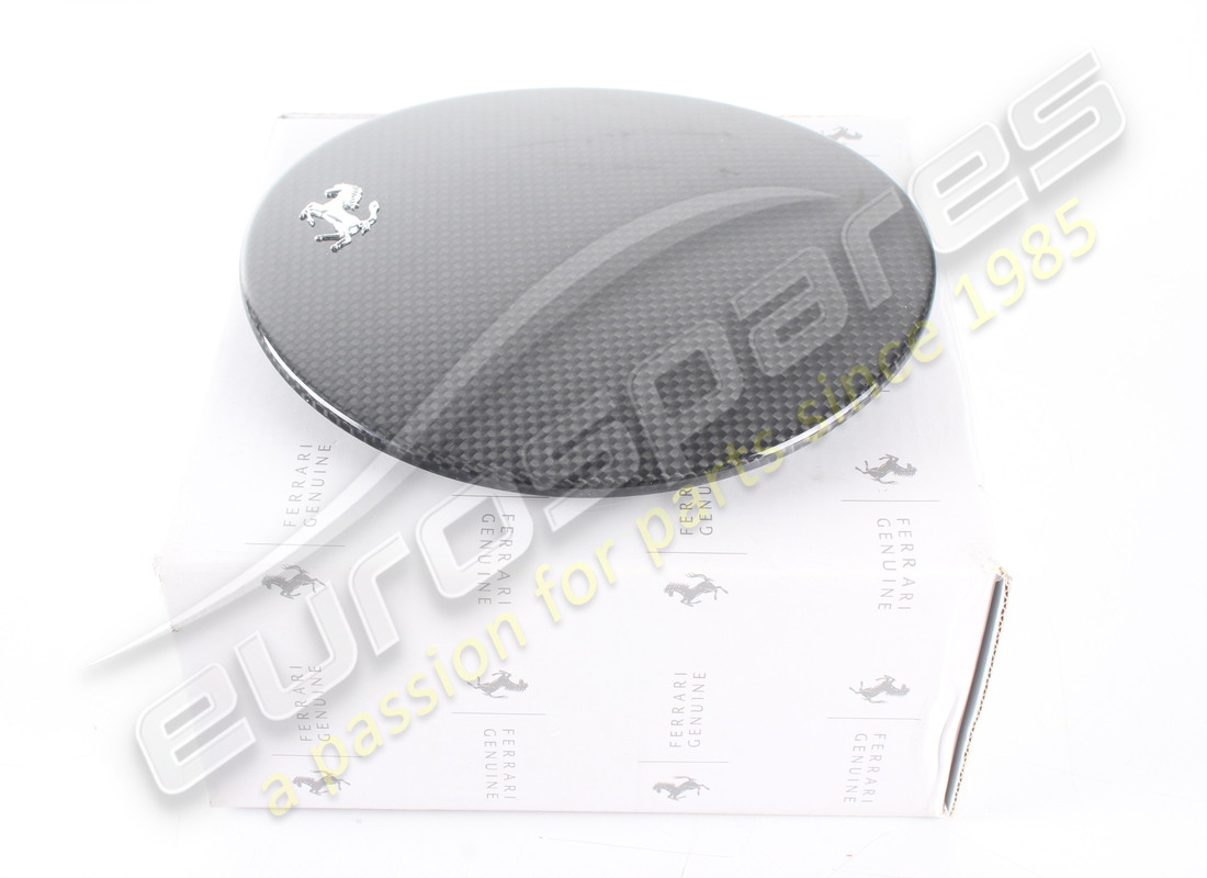 NUOVO FERRARI PORTOFINO SPORTELLO CARBURANTE IN CARBONIO. NUMERO PARTE 70004762 (1) nuovo ferrari portofino sportello carburante in carbonio. numero parte 70004762 (1)