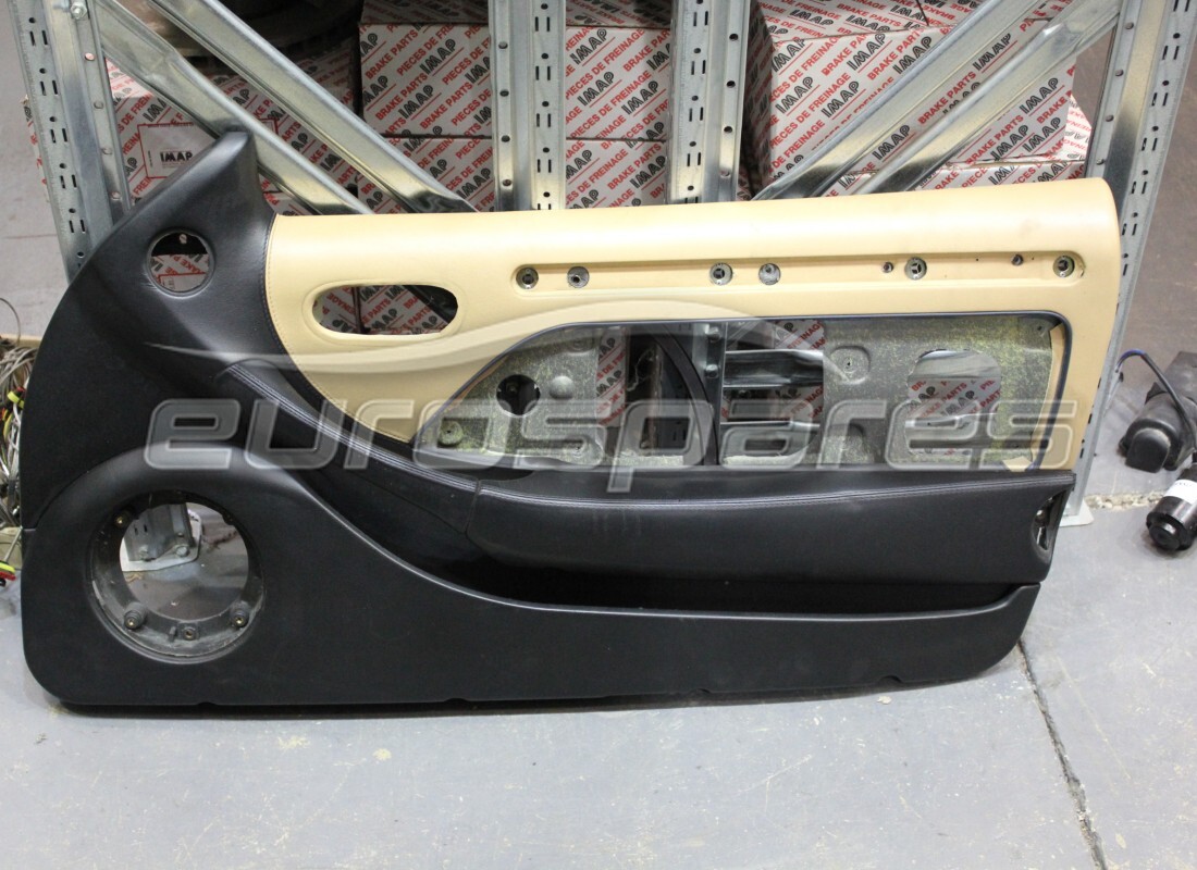USATO Maserati PANNELLO PORTA DESTRA IMBOTTITO. NUMERO PARTE 667740.. (1)