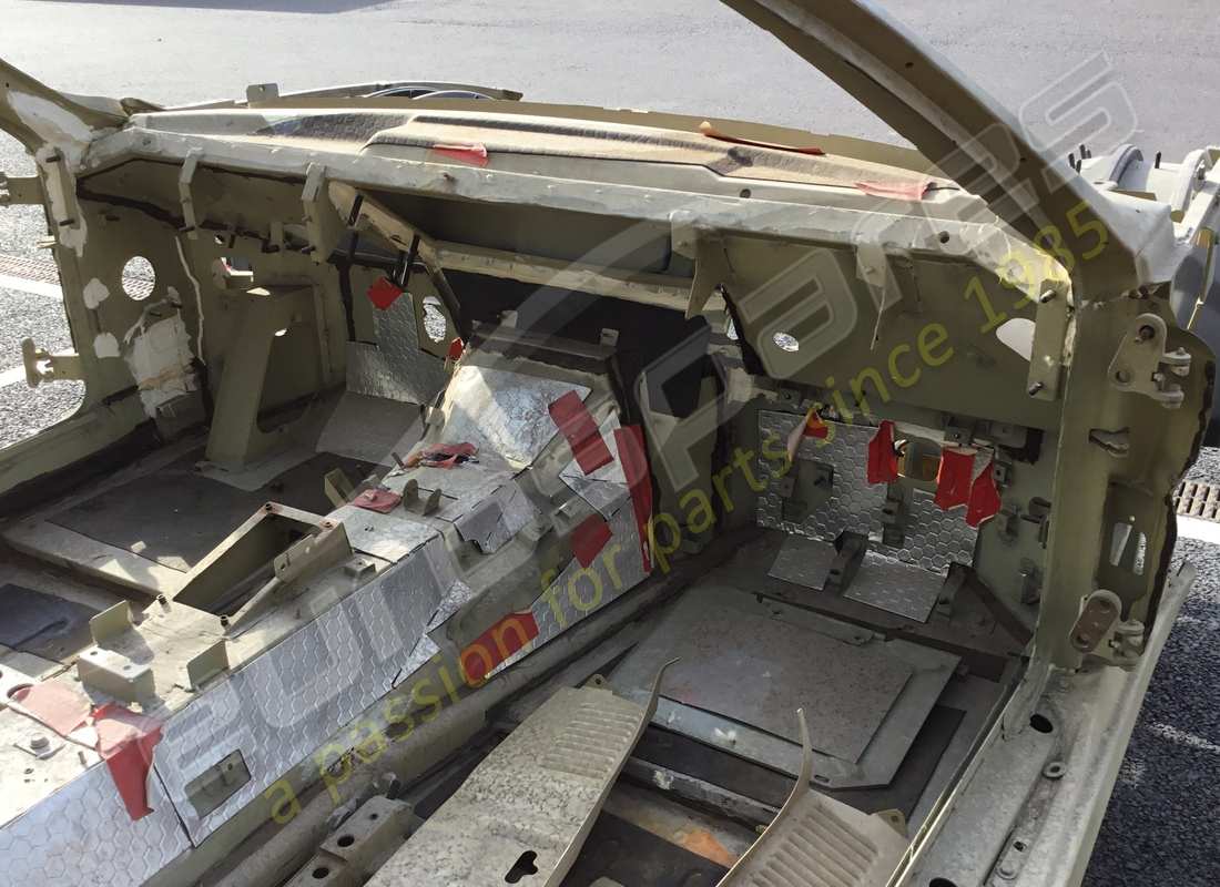 nuova carrozzeria superamerica eurospares ferrari 575. numero parte eap1227198 (6)