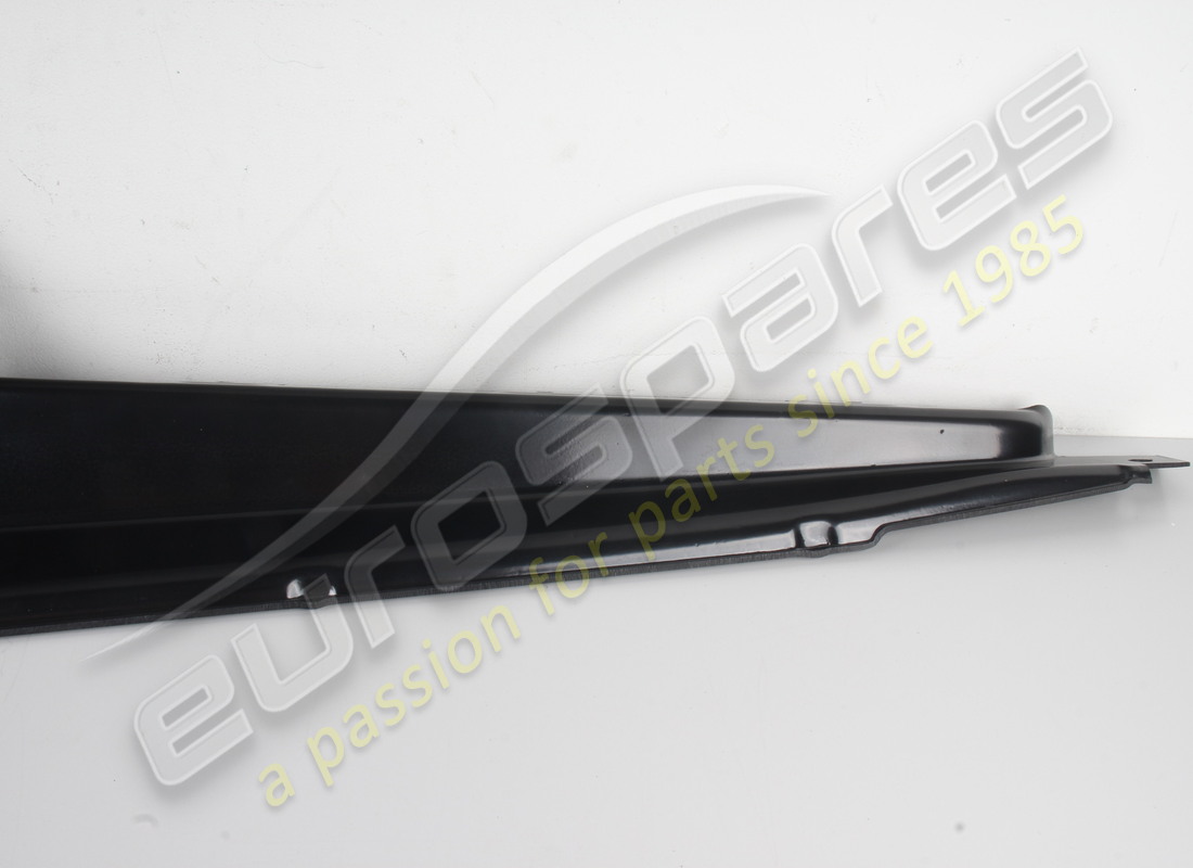 nuova lamborghini copertura vano motore. numero parte 07l103723e (3)