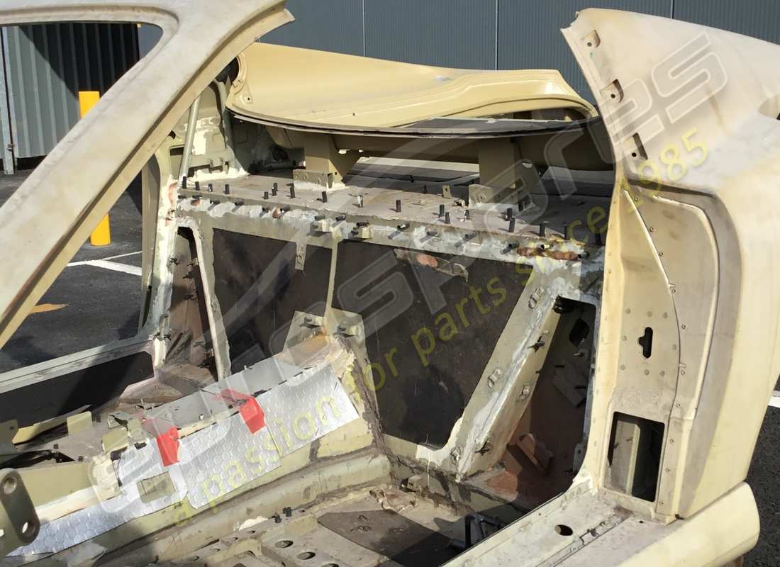 nuova carrozzeria superamerica eurospares ferrari 575. numero parte eap1227198 (7)