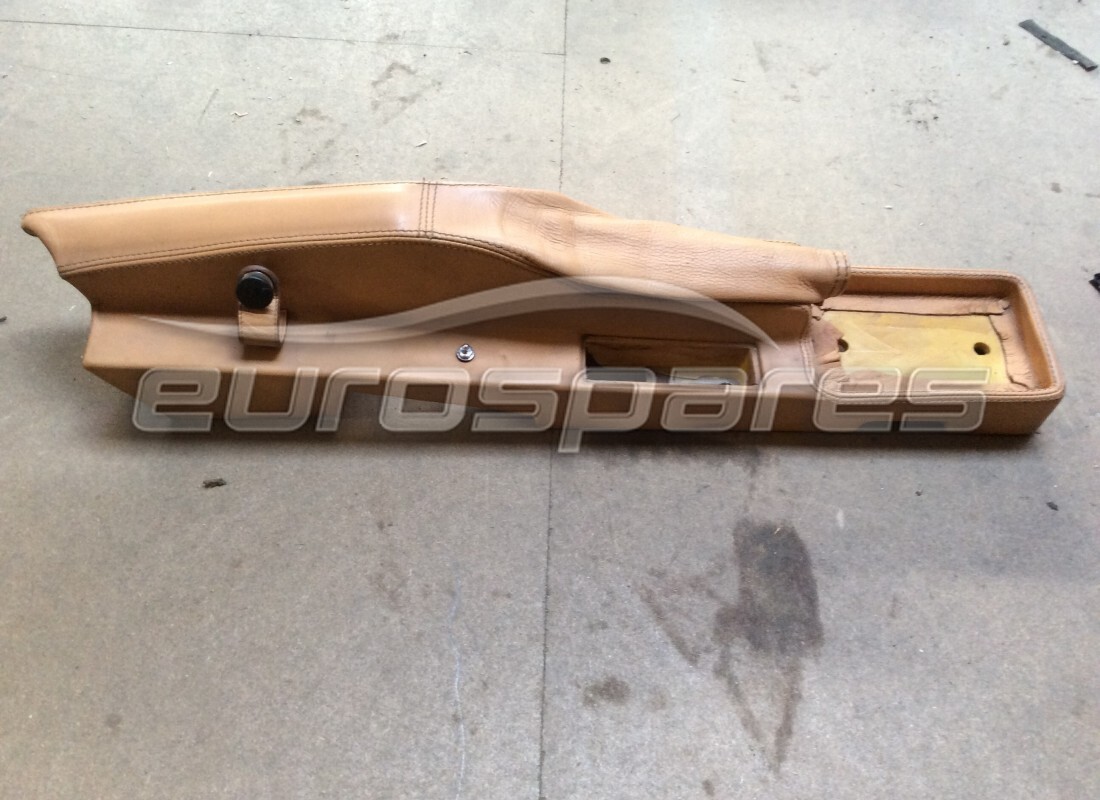 USATO Ferrari RIVESTIMENTO H/B RHD IN BEIGE VM4208 . NUMERO PARTE 63582905 (1)