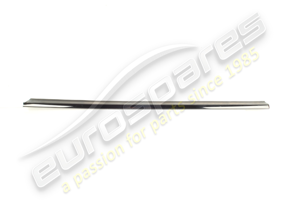 GUARNIZIONE RASCHIETTO VETRO ESTERNO SX USATA Maserati. NUMERO PARTE 82076100 (1)