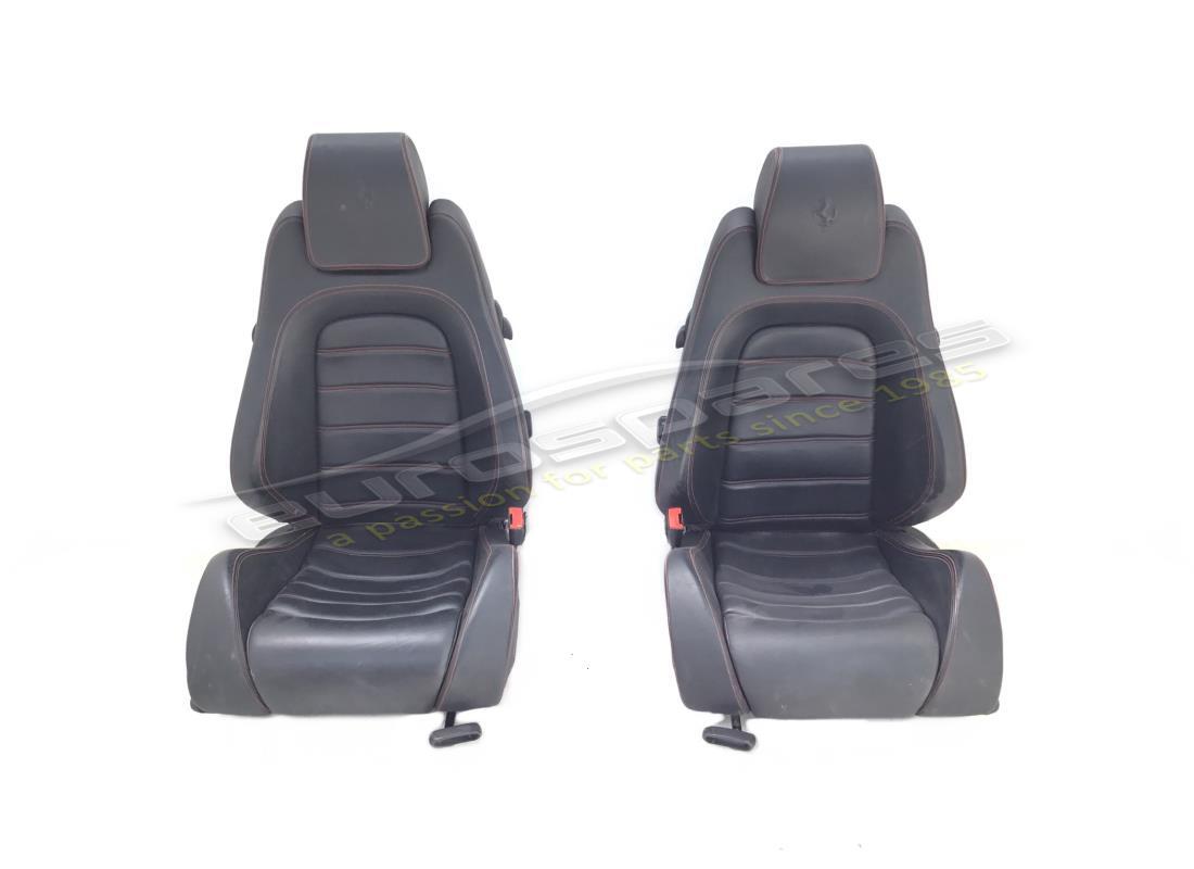 Ferrari COPPIA DI SEDILI USATI. NUMERO PARTE 690854000 (1)