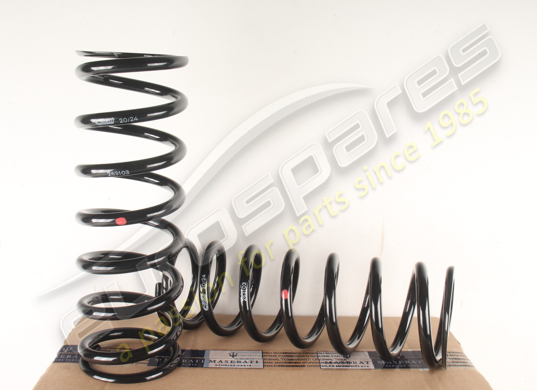 nuovo kit molle anteriori maserati. numero parte 900027815 (2)