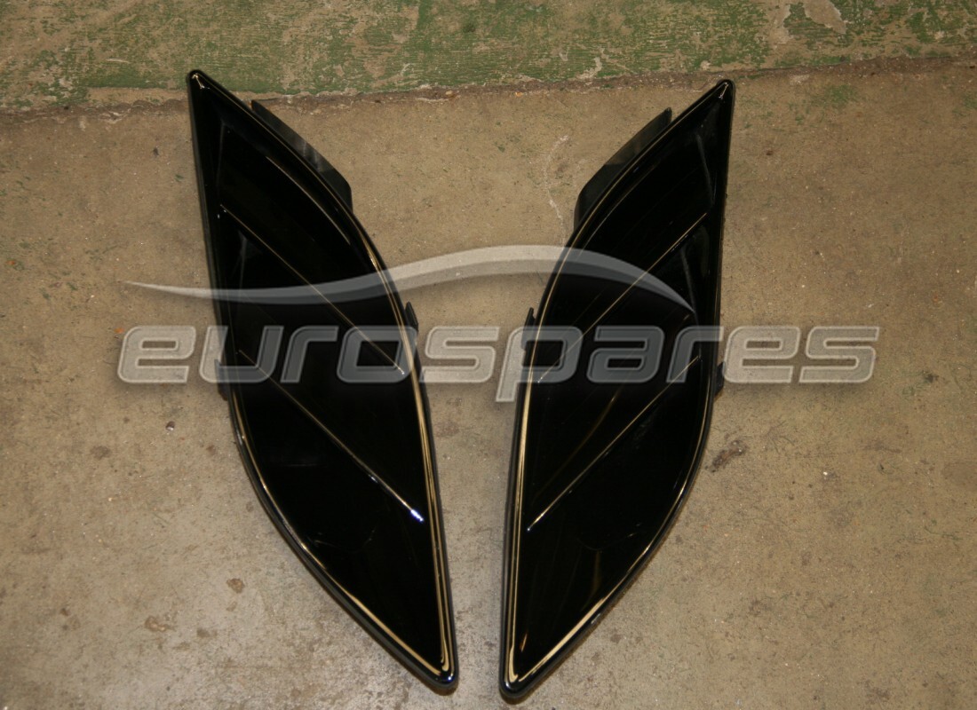 USATO Ferrari SET DI PRESE D'ARIA LATERALI SPORTIVE NUMERO PARTE 70002669 (1)