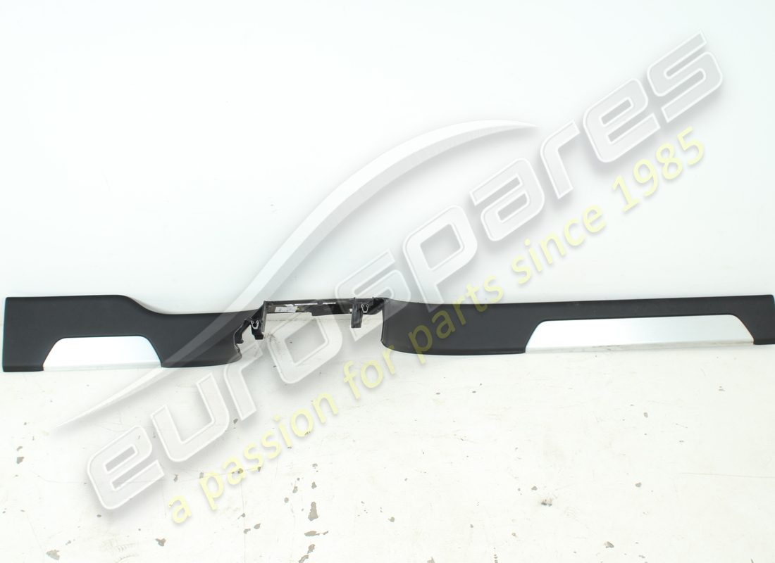 piastra sottoscotto lamborghini usata. numero parte 4ml853370bqg8 (2)