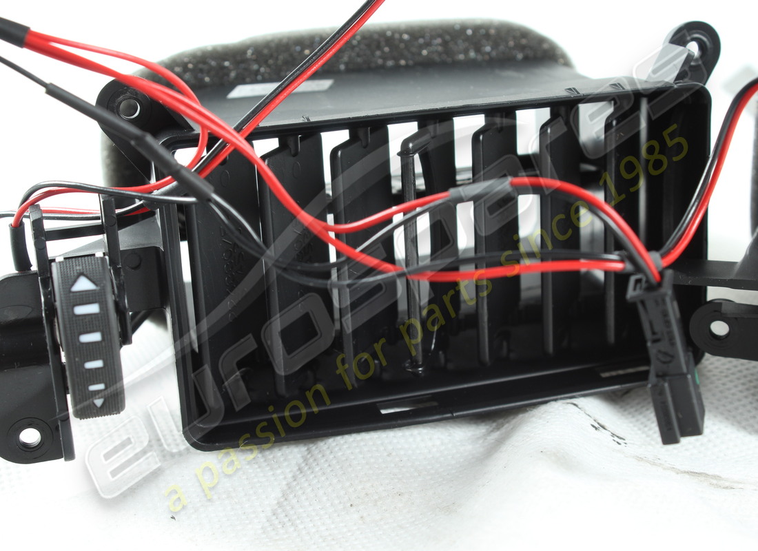 nuovo maserati kit prese d'aria + cavo. numero parte 673001090 (2)