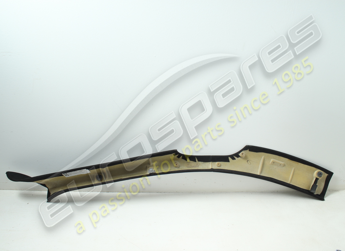 rivestimento pilastro parabrezza sx usato ferrari. numero parte 862217.. (2)