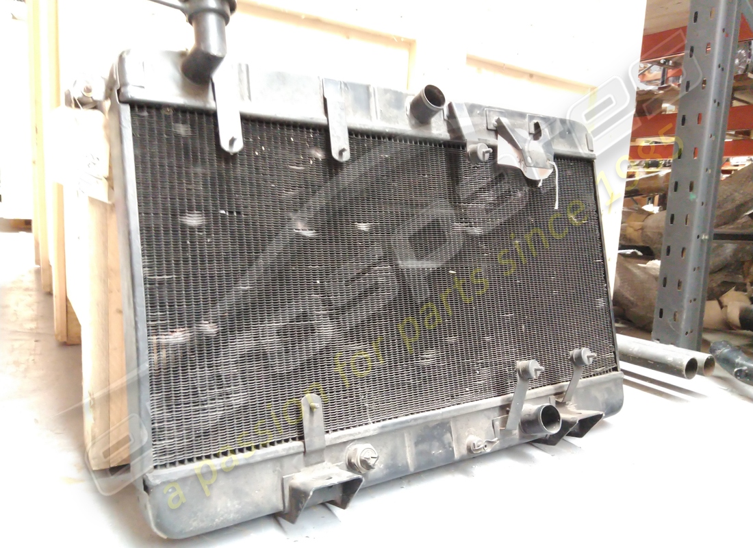 radiatore acqua ferrari usato. numero parte 114707 (2)