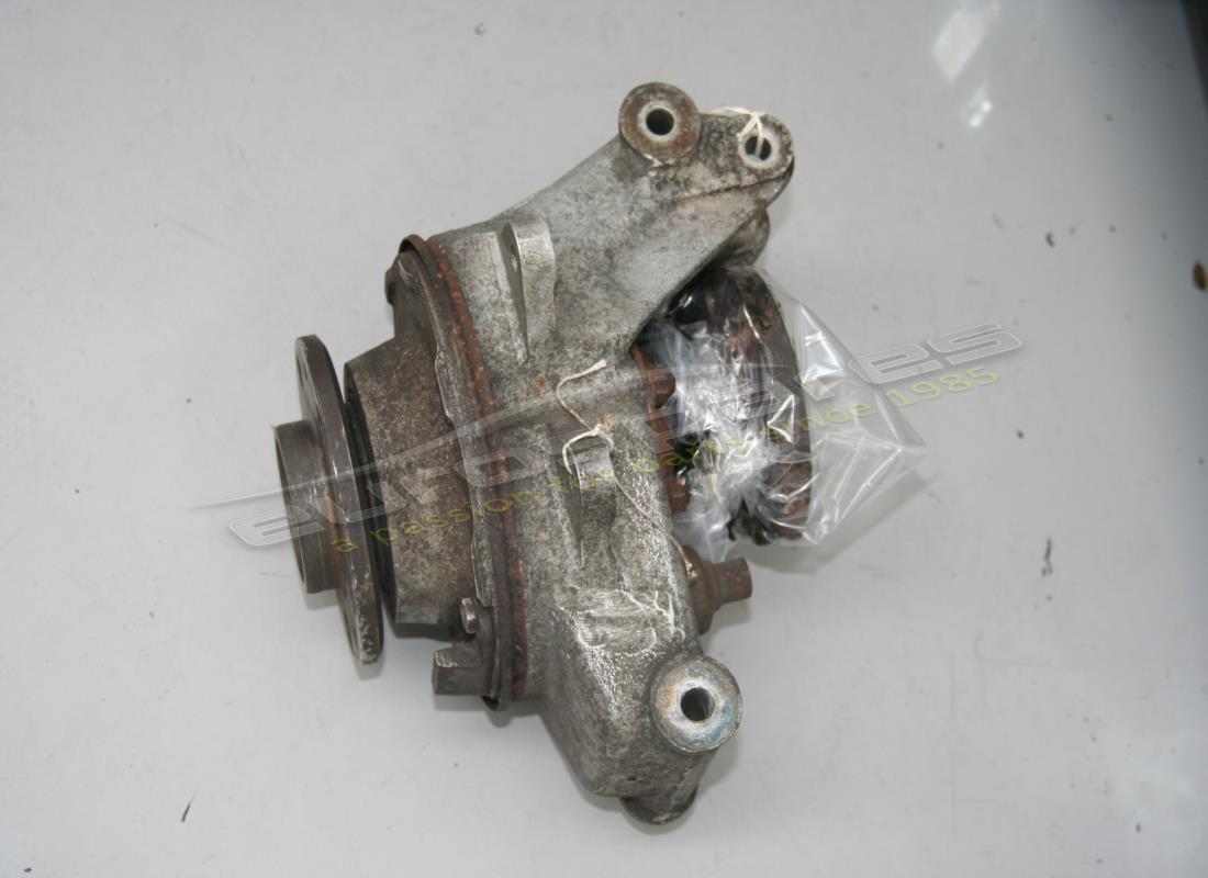 USATO Ferrari SUPPORTO MOZZO POSTERIORE SX . NUMERO PARTE 136272 (1)