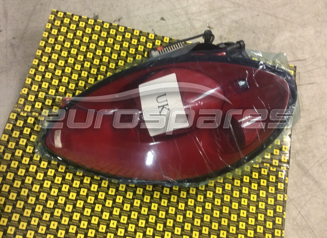 nuova ferrari faro sx rosso scud. numero parte 72149687 (1)
