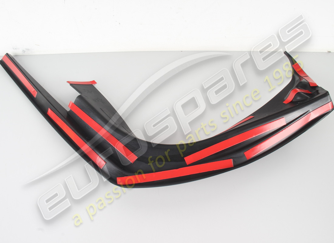 nuovo maserati copertura esterna dx. numero parte 68474100 (2)