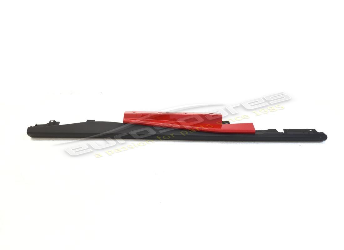 NUOVO (ALTRO) Ferrari PANNELLO DI RIVESTIMENTO SOGLIA DX COMPLETO. NUMERO PARTE 88826110 (1)