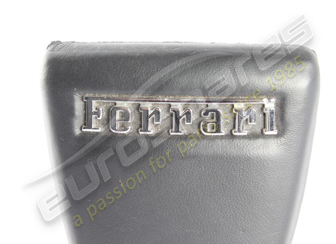 inserto centrale ferrari usato. numero parte 820518.. (2)