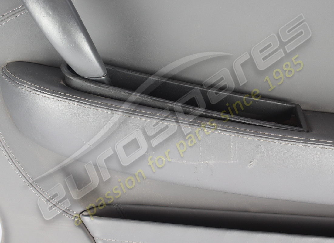 pannello porta rivestito nero dx usato ferrari. numero parte 68169312 (2)