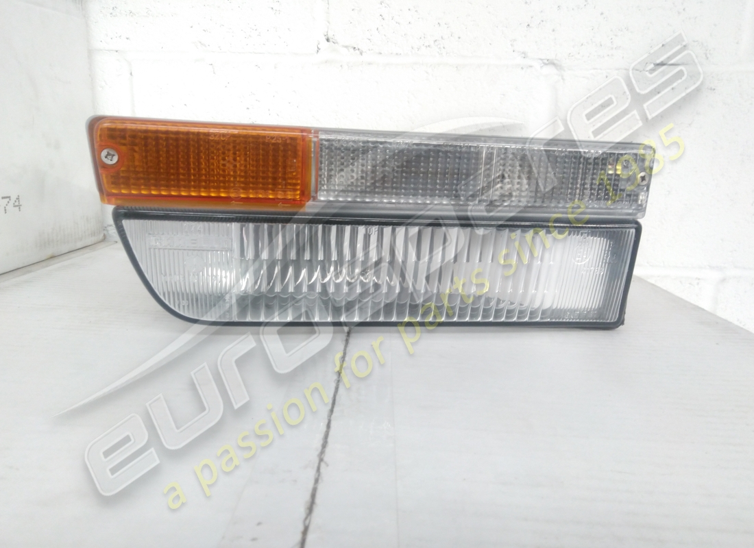 new ferrari rh front light rhd part number 61879900 (1)