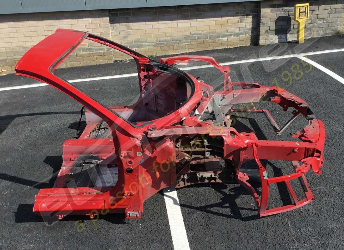 USATO Ferrari TELAIO ANTERIORE USATO. NUMERO PARTE 985269322 (1)