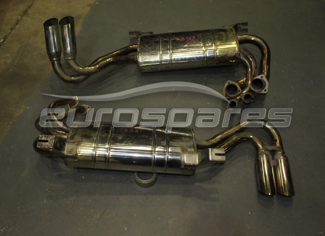 USATO Ferrari SCARICO POSTERIORE INOX. NUMERO PARTE 105886A (1)