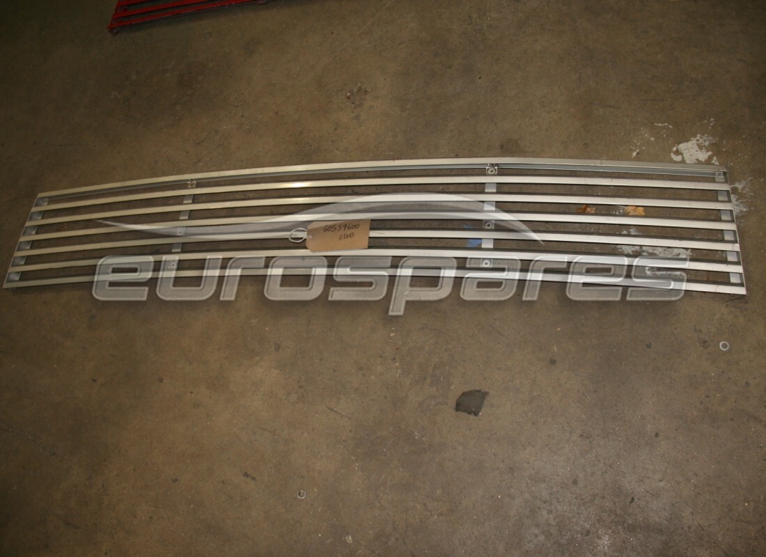 GRIGLIA DEL COFANO Ferrari USATA. NUMERO PARTE 60559600 (1)
