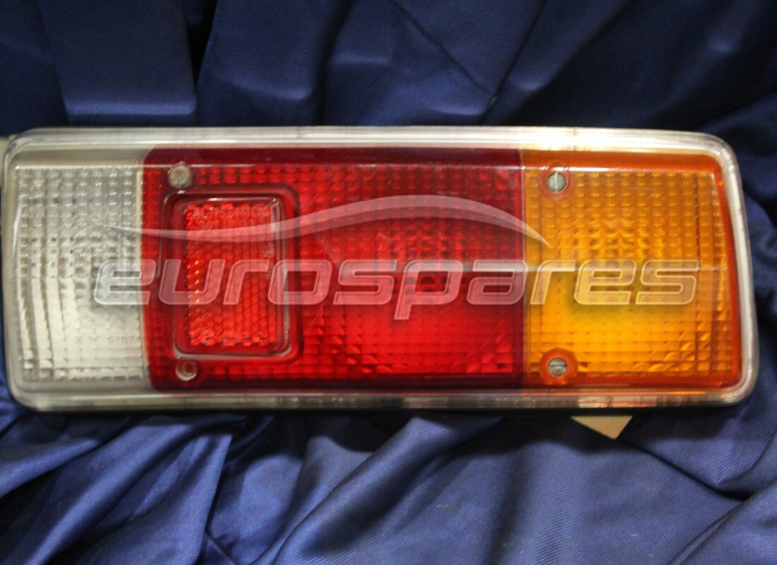 FARO POSTERIORE Lamborghini USATO. NUMERO PARTE 006743114 (1)