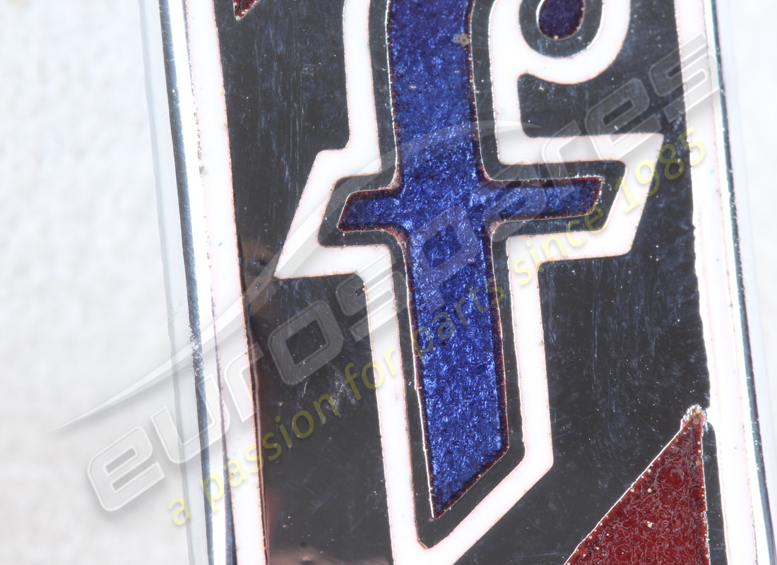 nuovo maserati emblema pininfarina. numero parte 67860500 (2)