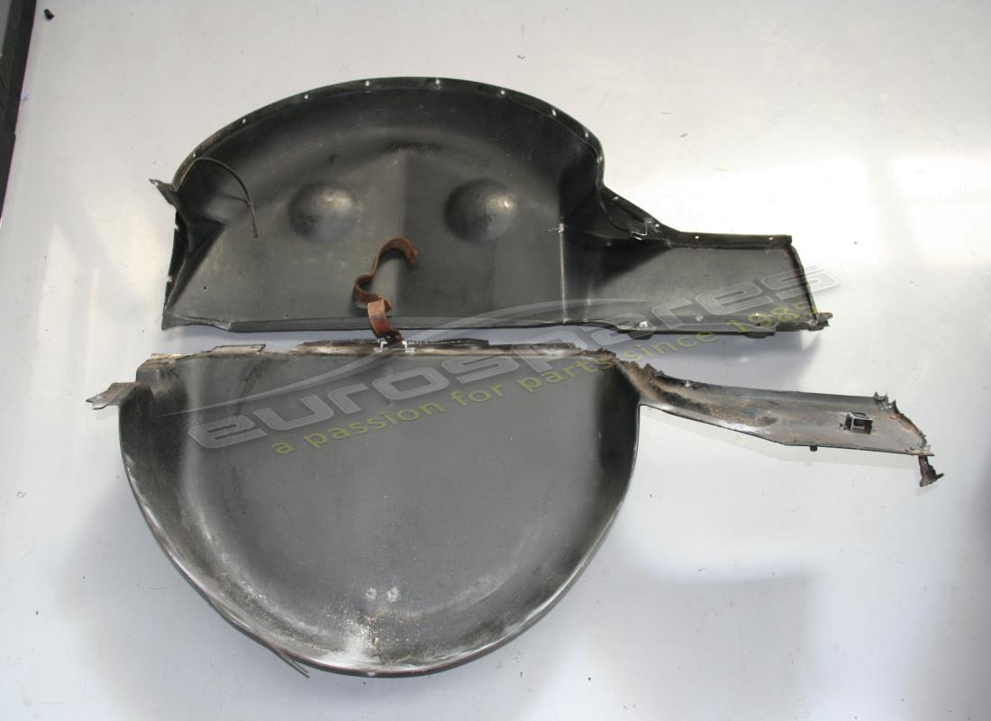 SUPPORTO PER RUOTA DI SCORTA USATO Ferrari RHD. NUMERO PARTE 60950100 (1)