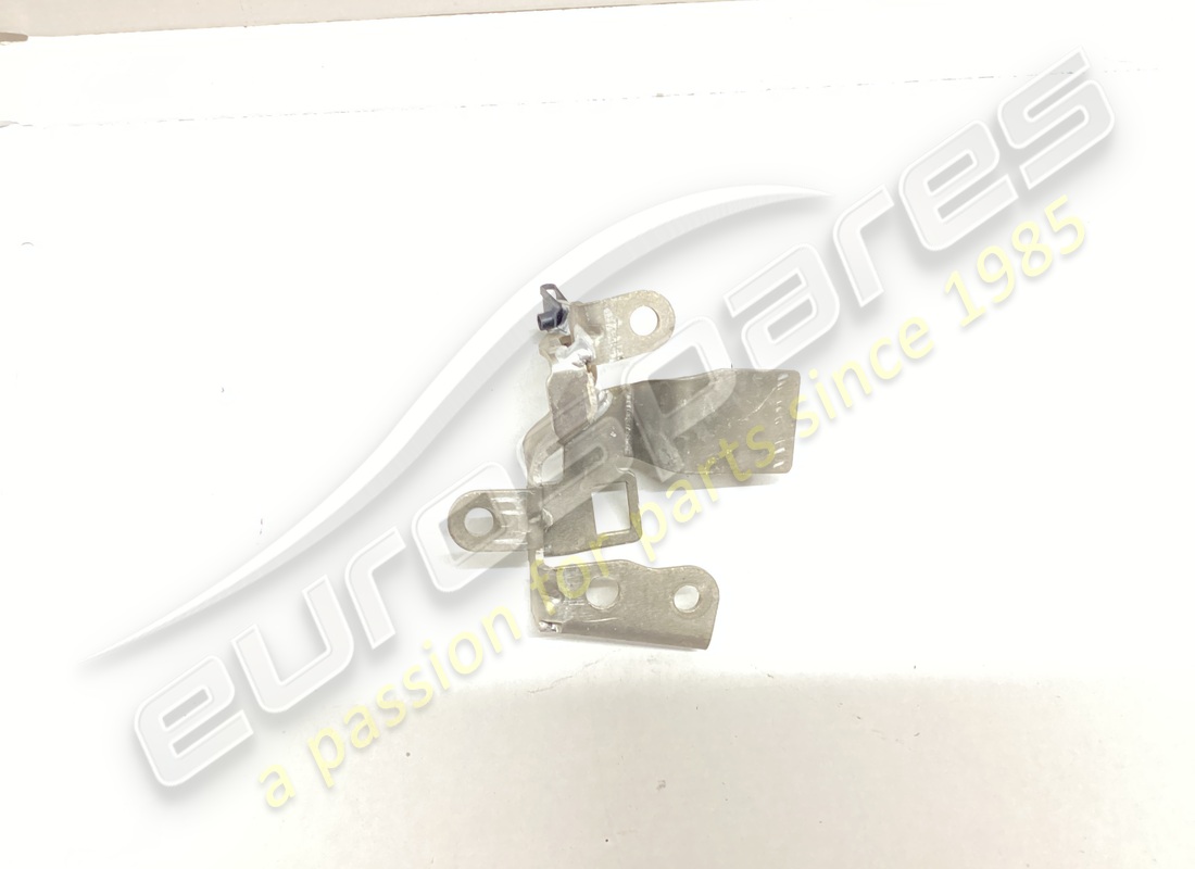 USATA Ferrari STAFFA MANIGLIA PORTA SX . NUMERO PARTE 848514 (1)