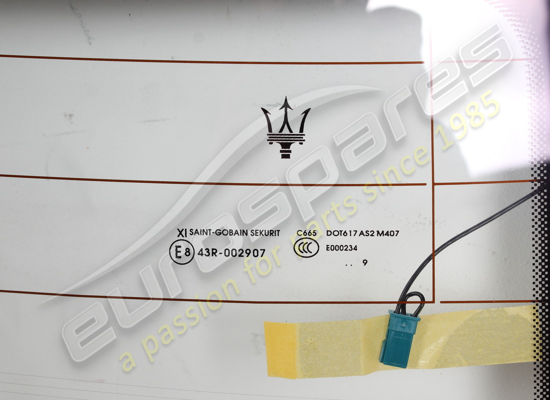 nuovo maserati vetro del lunotto posteriore. numero parte 673003589 (2)