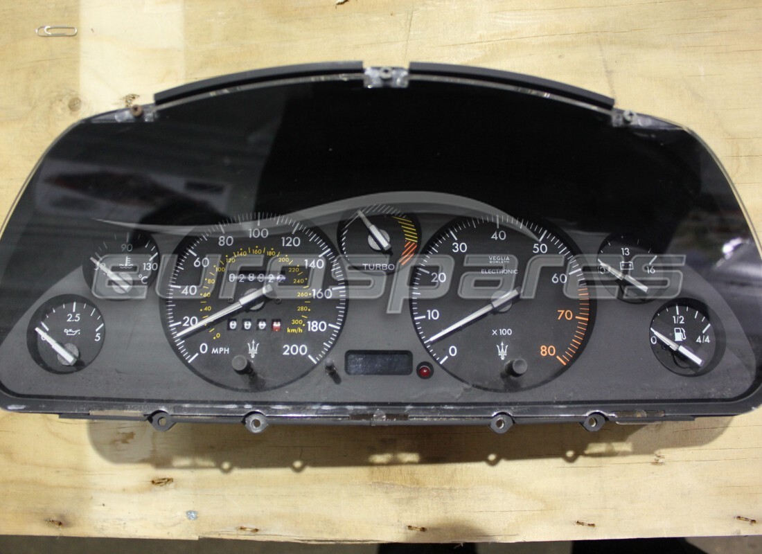 ASSEMBLAGGIO STRUMENTO Maserati USATO. NUMERO PARTE 373620100 (1)