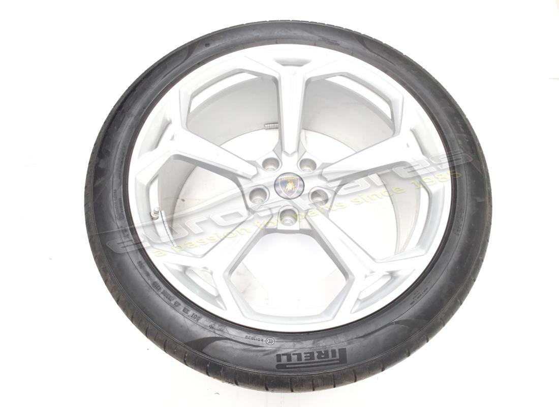 RUOTA POSTERIORE Lamborghini USATA. NUMERO PARTE 4ML601025L (1)