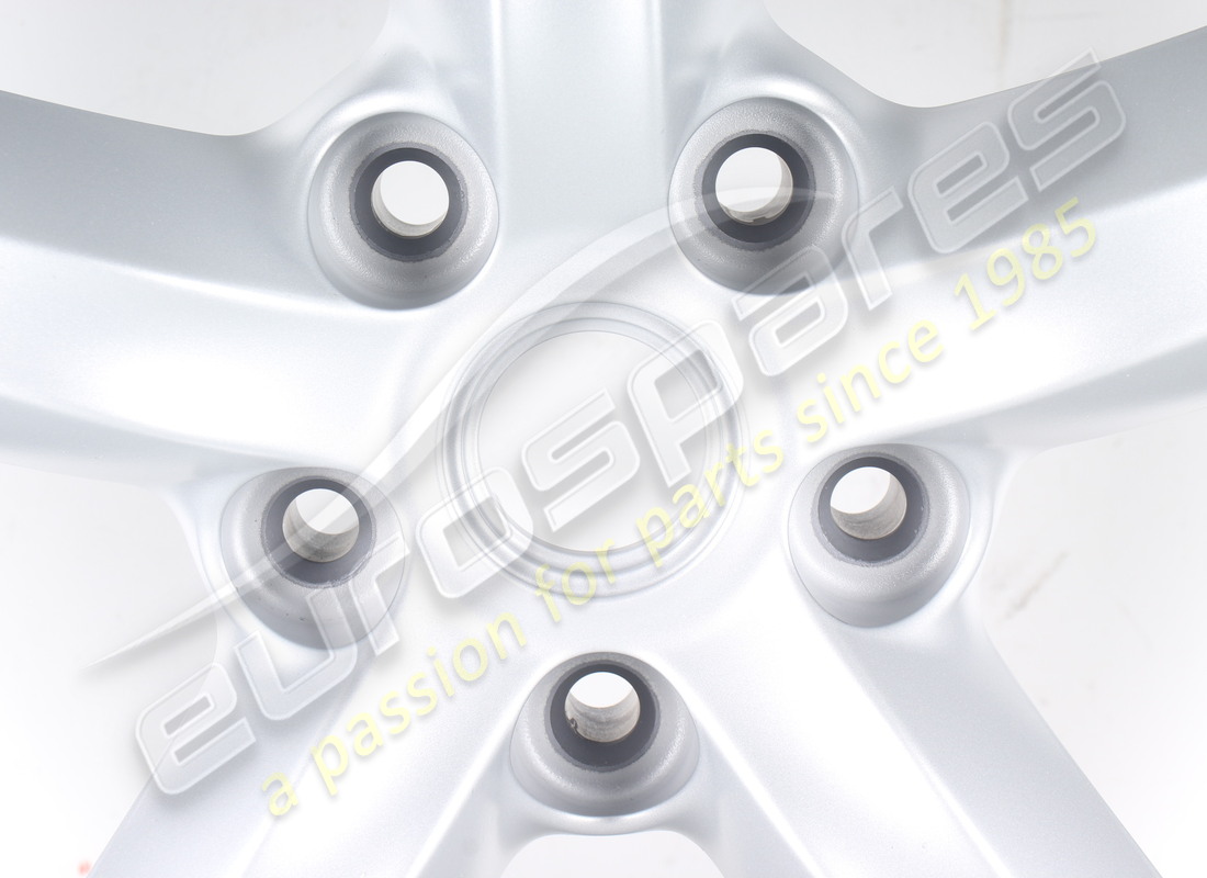 NUOVA RUOTA ANTERIORE FERRARI. NUMERO PARTE 328466 (2) nuova ruota anteriore ferrari. numero parte 328466 (2)