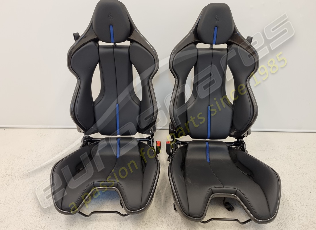 nuovo ferrari sf90 guida a guida in carbonio posti a sedere taglia xl. numero parte eap1373891 (1)