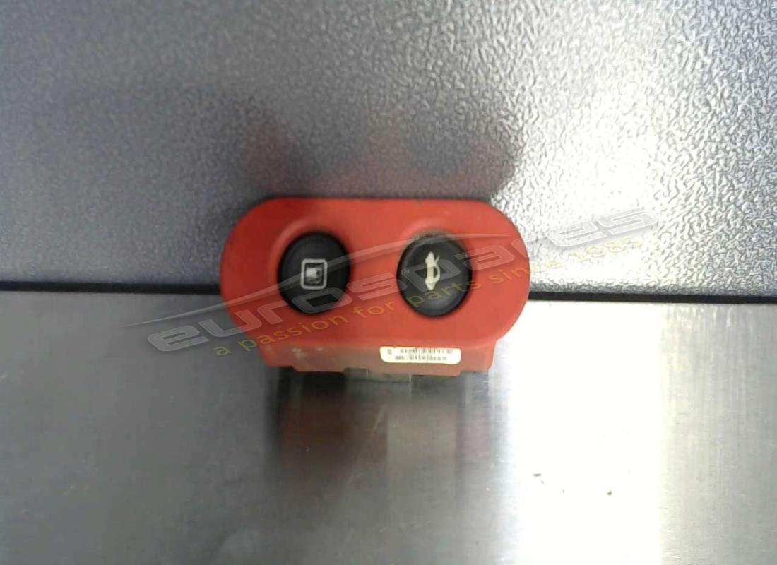 COPERCHIO VANO BAGAGLI Ferrari USATO E . NUMERO PARTE 72728130 (1)