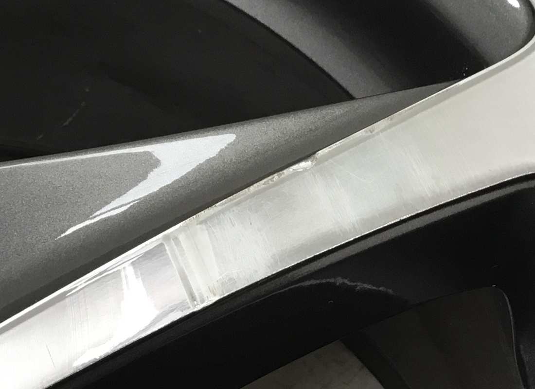 cerchio ruota anteriore ferrari 20 usato. numero parte 273270 (4)