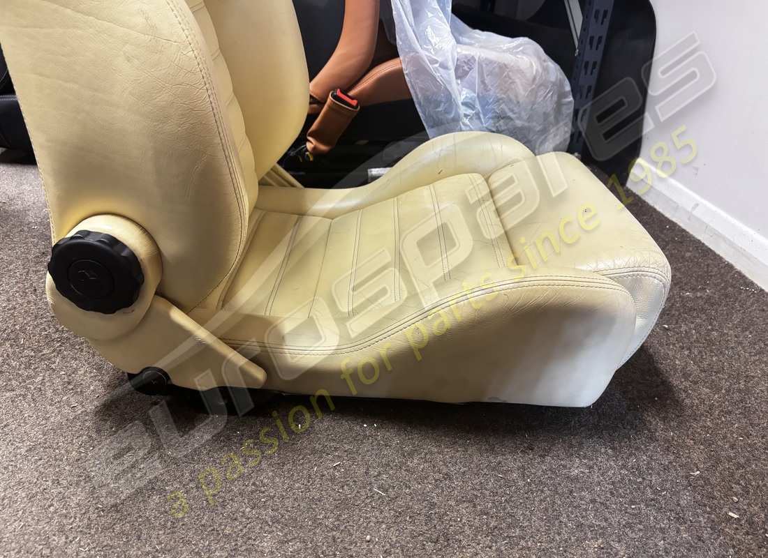 usati ferrari paio di crema posti a sedere. numero parte 900114699 (4)