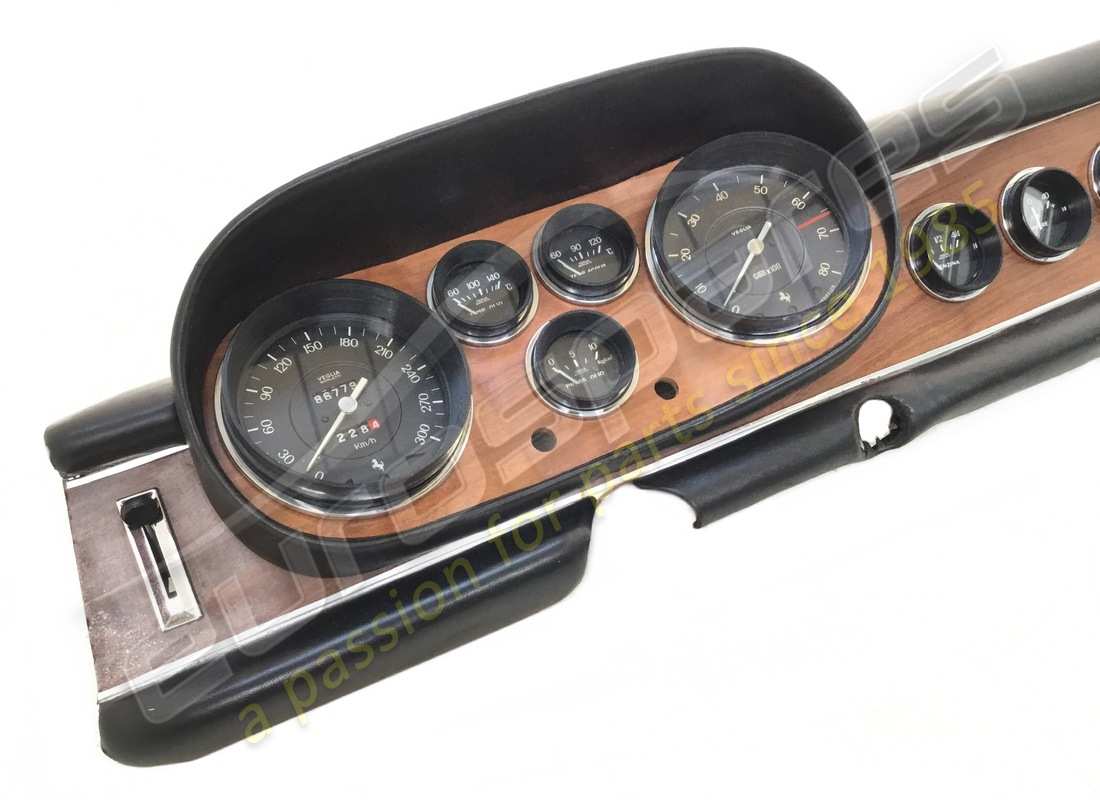 ferrari cruscotto completo usato gtc. numero parte 2467600200 (2)