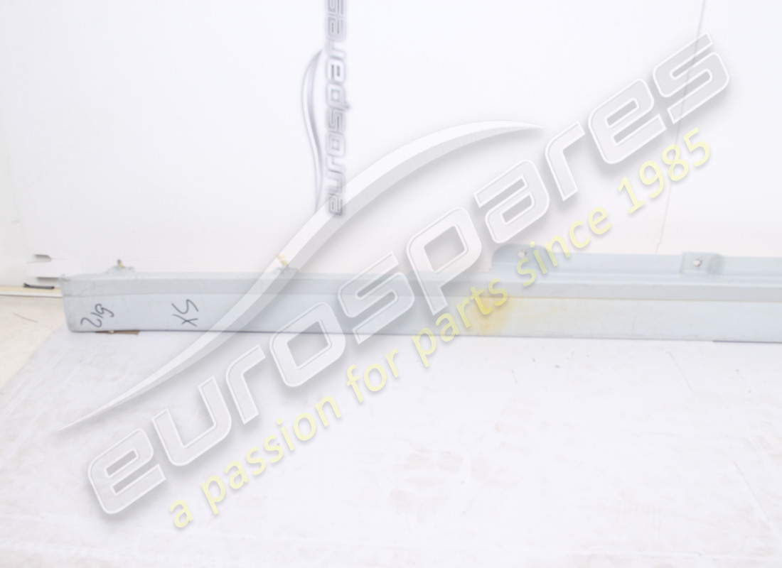 used ferrari lh sill covering. part number 66859210 (2)
